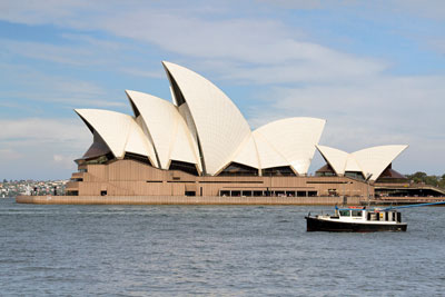 Sydney Opera House on a sunny day. Discover Australia travel tips, to make your trip planning loads easier.