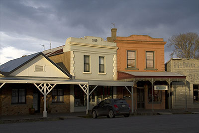 The streetscape of Clunes, an historic and charming small town in Victoria.